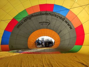 inflating-barcelona-balloon-flights